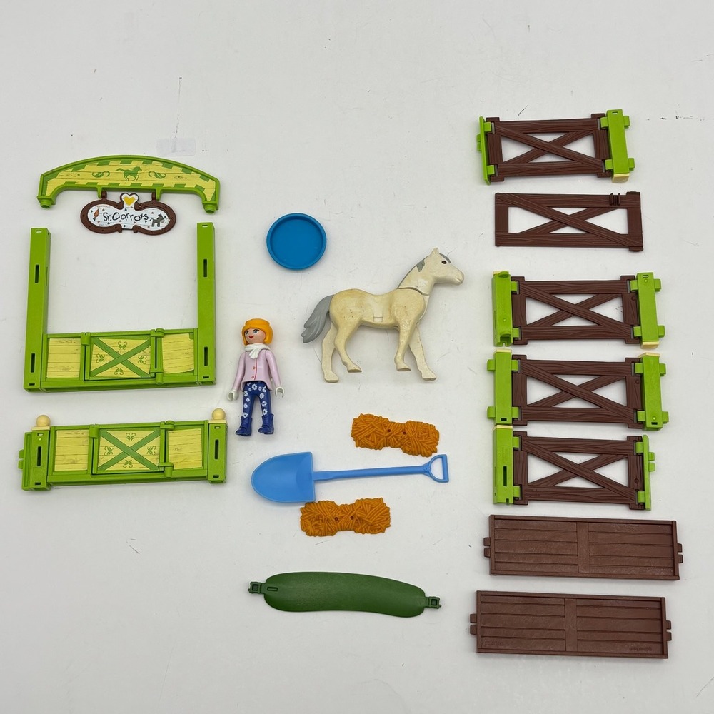 Playmobil Spirit Riding Free 70120 Snips Señor Carrots Horse Stall Incomplete